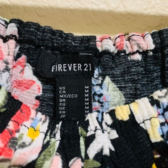 Forever 21 black top women floral  smock waist crop top size M boho streetwear - Picture 4 of 8